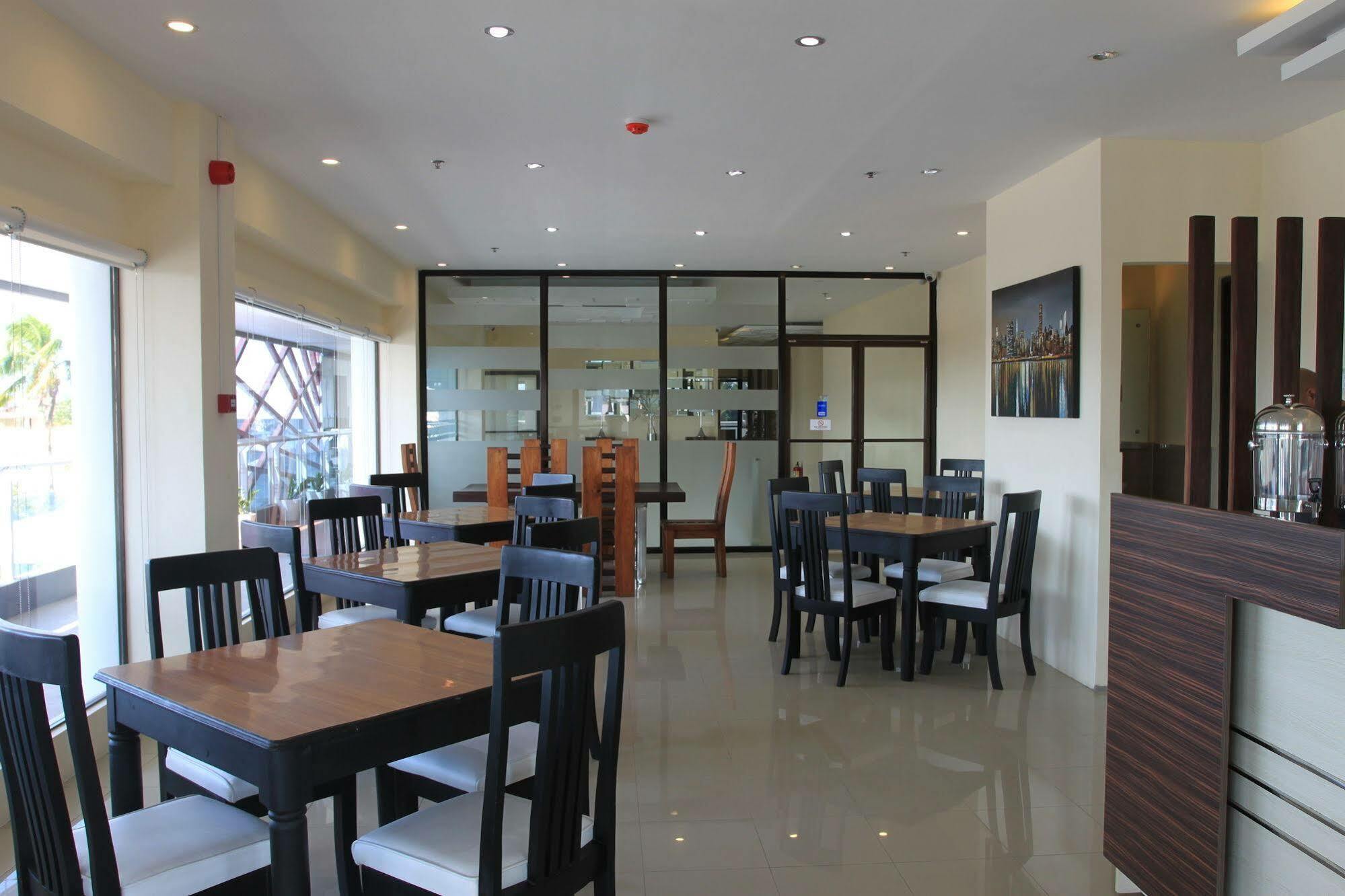 Sumo Asia Hotels - Davao Экстерьер фото